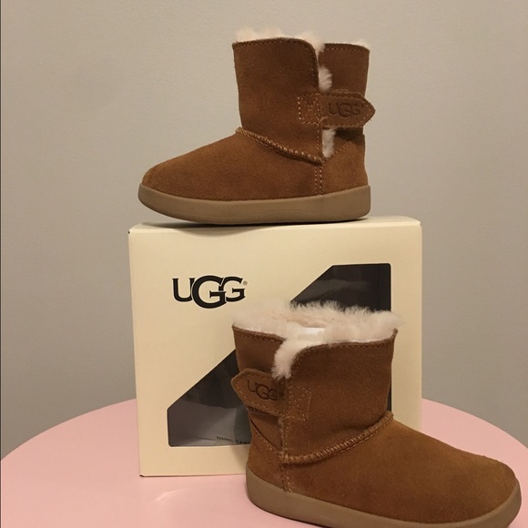 ugg toddler size 5 shoes